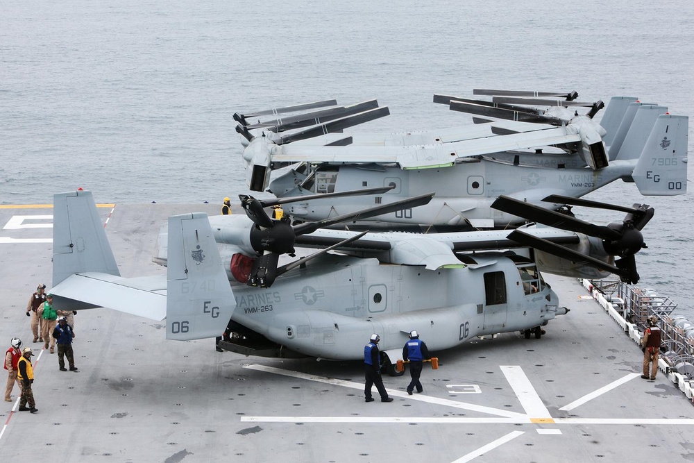 VMM-263 (REIN) 'Thunder Chickens' arrive aboard USS Bataan