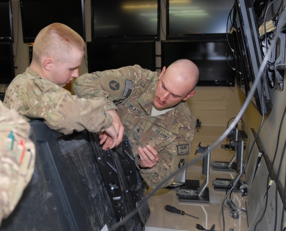 Guardsmen use civilian skills to build new JDOC