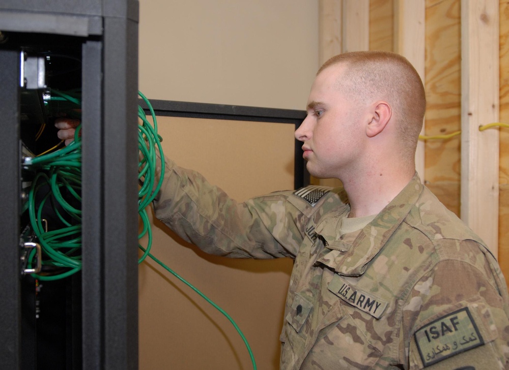 Guardsmen use civilian skills to build new JDOC