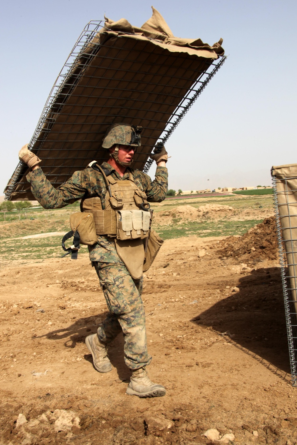 Marines improve checkpoints in Helmand province