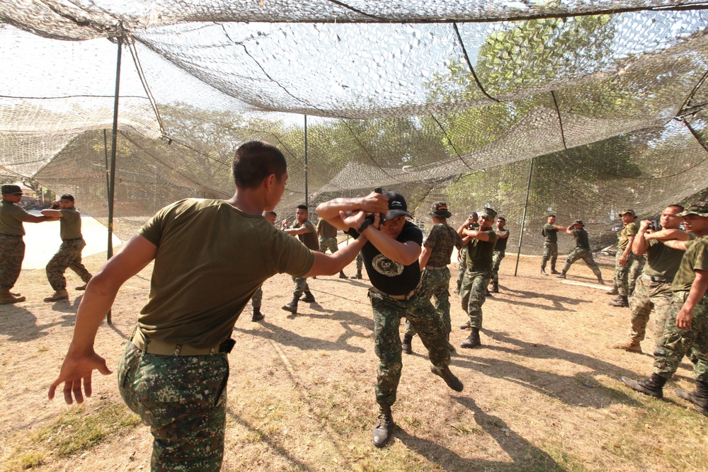 Marines learn Filipino Martial Art