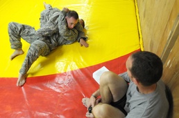 25th Inf. Div. Soldiers train in basic combatives