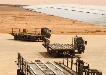 Aerial porters make history, unload cargo for all of Iraq