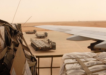 Aerial porters make history, unload cargo for all of Iraq