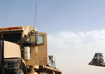 Aerial porters make history, unload cargo for all of Iraq