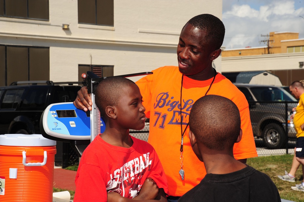 USS Theodore Roosevelt participates in PFA with Lindenwood Elementary School