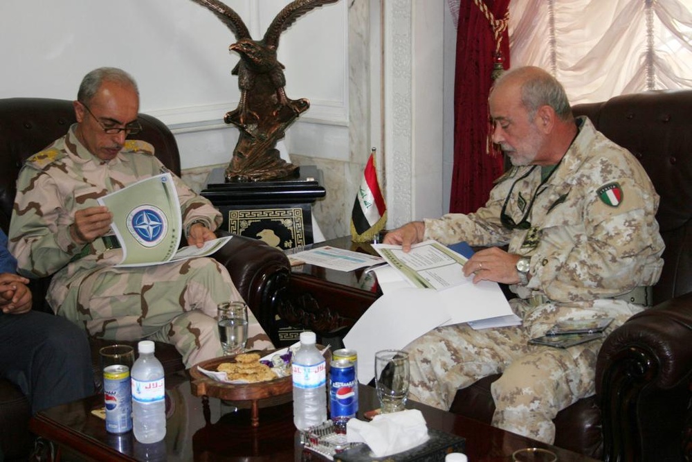 NTM-I DCOM meets Iraqi Chief of Defense