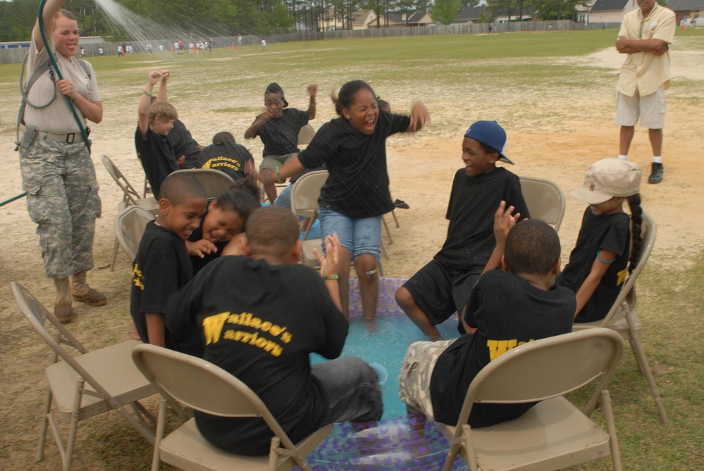 DVIDS - Images - Fun in the Field [Image 3 of 3]