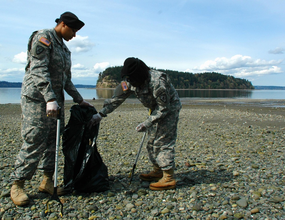 JBLM Volunteers Answer Nature’s Call