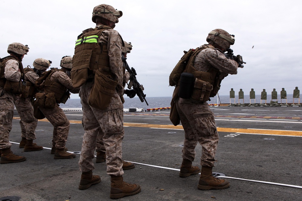 'Warlords' fire weapons aboard USS Bataan