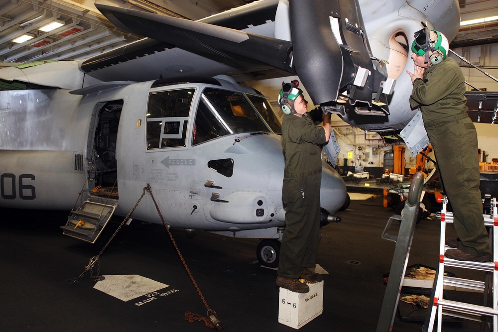 VMM-263 (REIN) Osprey Airframe Mechanics Keep Transformers in Flight