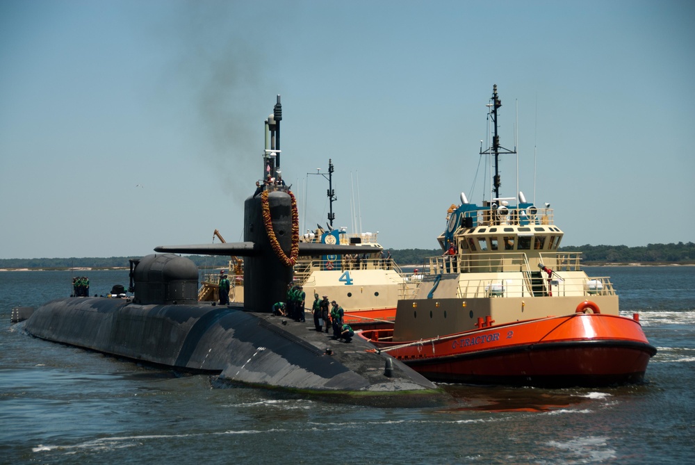 USS Florida Arrives at  Naval Submarine Base Kings Bay