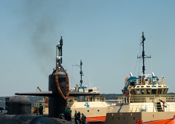 USS Florida Arrives at  Naval Submarine Base Kings Bay