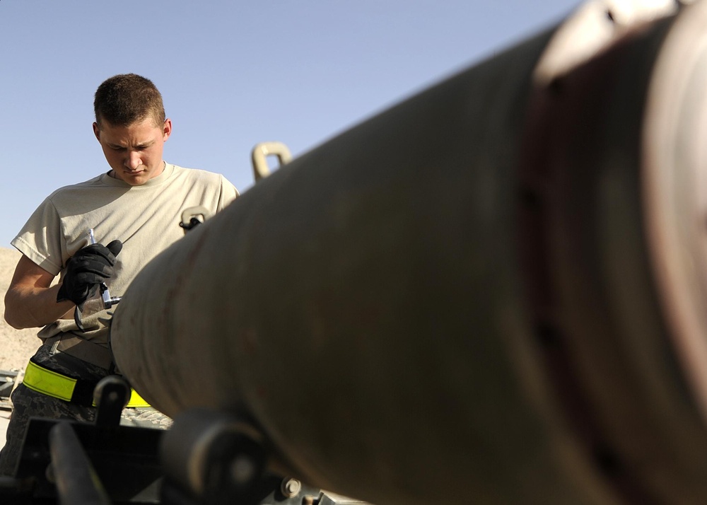 Air Force builds bombs for future A-10 missions