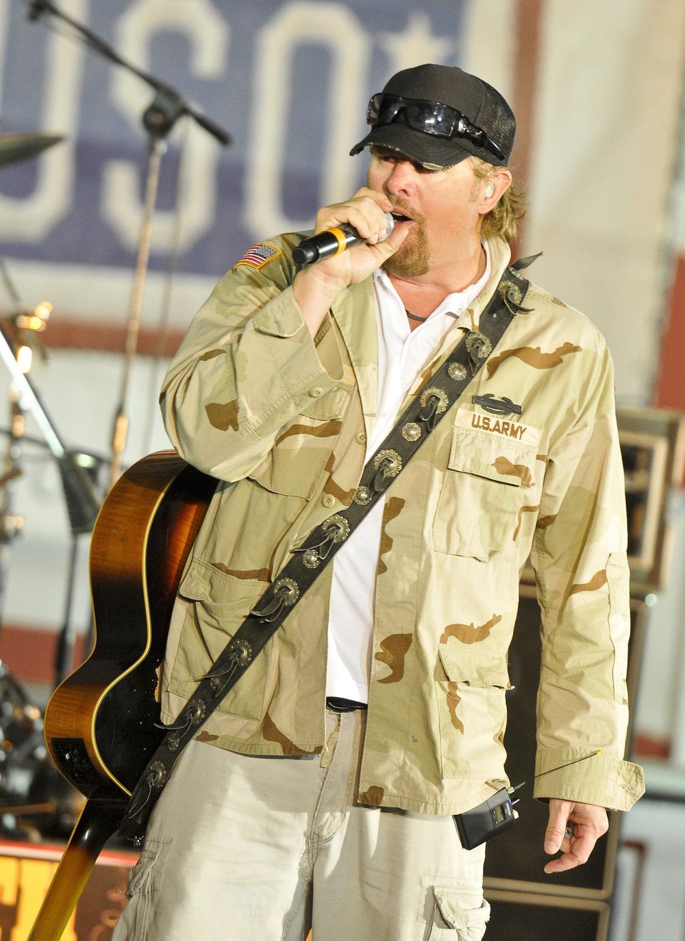 Toby Keith  brings 'Locked and Loaded' tour to COB Speicher