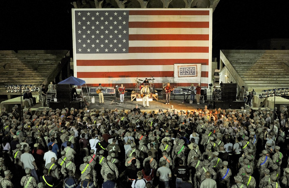 Toby Keith  brings 'Locked and Loaded' tour to COB Speicher