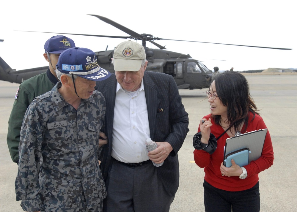 US senators visit devastated region of Japan