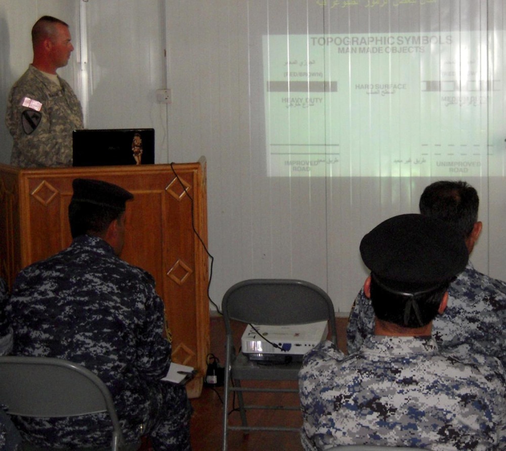 ‘Saber’ Squadron soldiers conduct map reading course with Iraqi partners