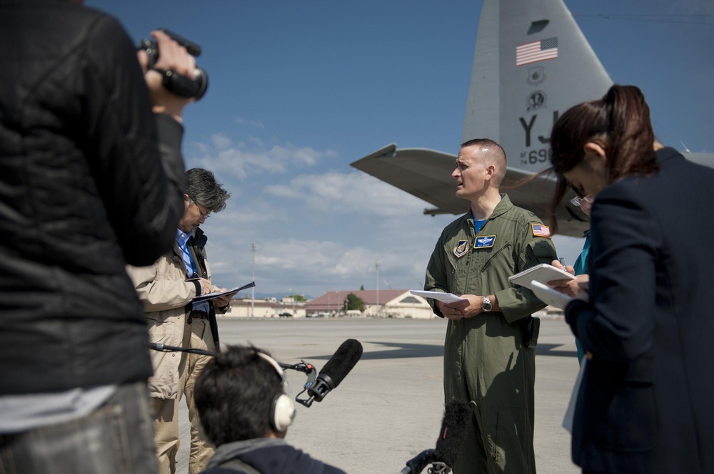 Eagle airlifters aid Japan, US map Honshu currents