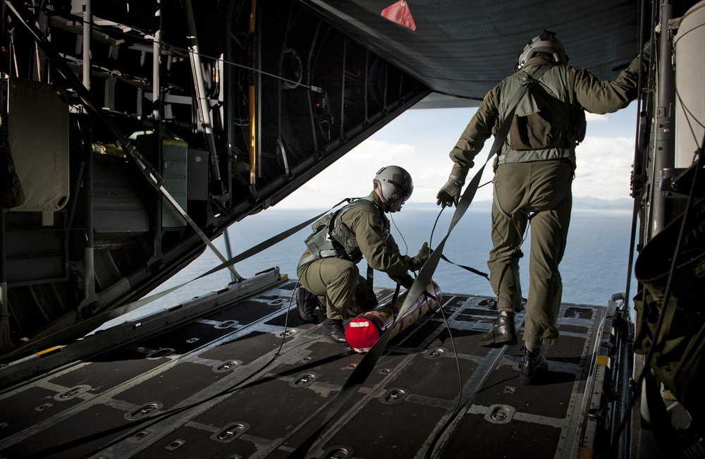 Eagle airlifters aid Japan, US map Honshu currents