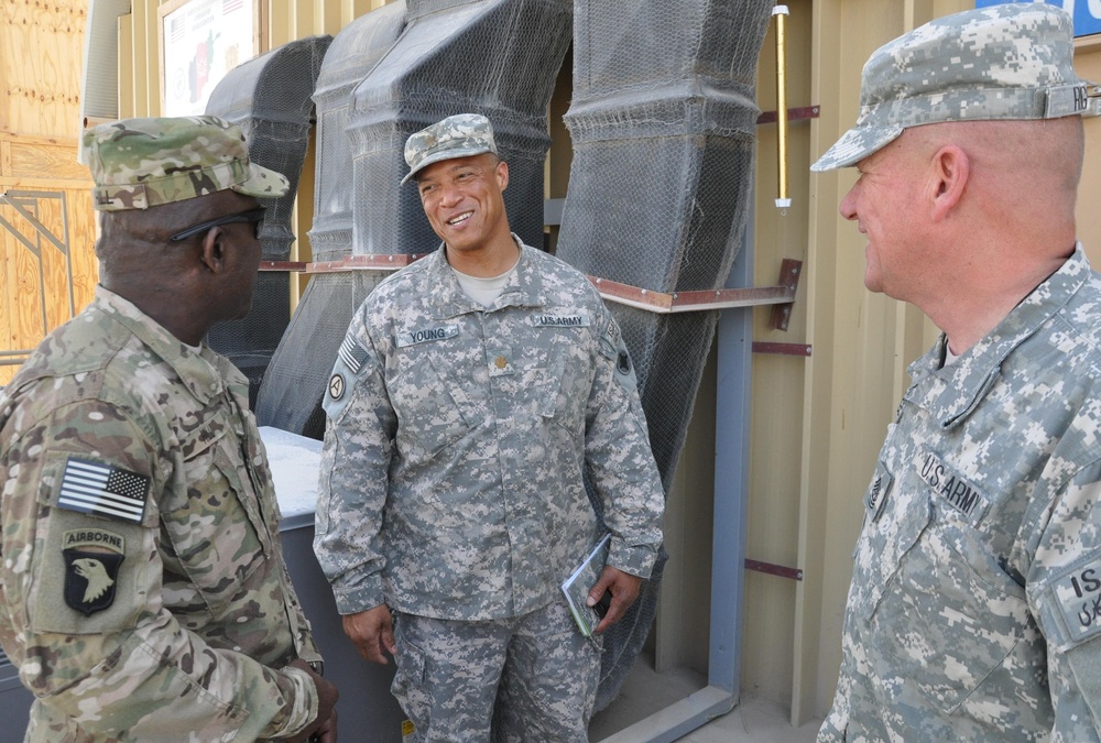 ISAF Senior Enlisted Advisor Visits Kandahar Airfield