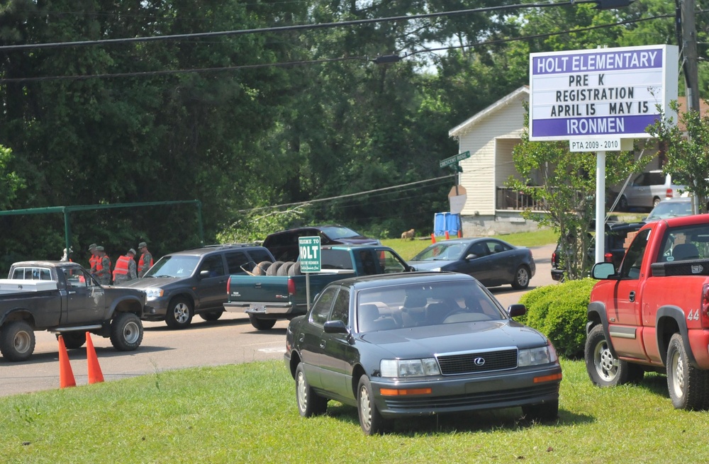 Alabama National Guard responds to Tuscaloosa tornado relief efforts