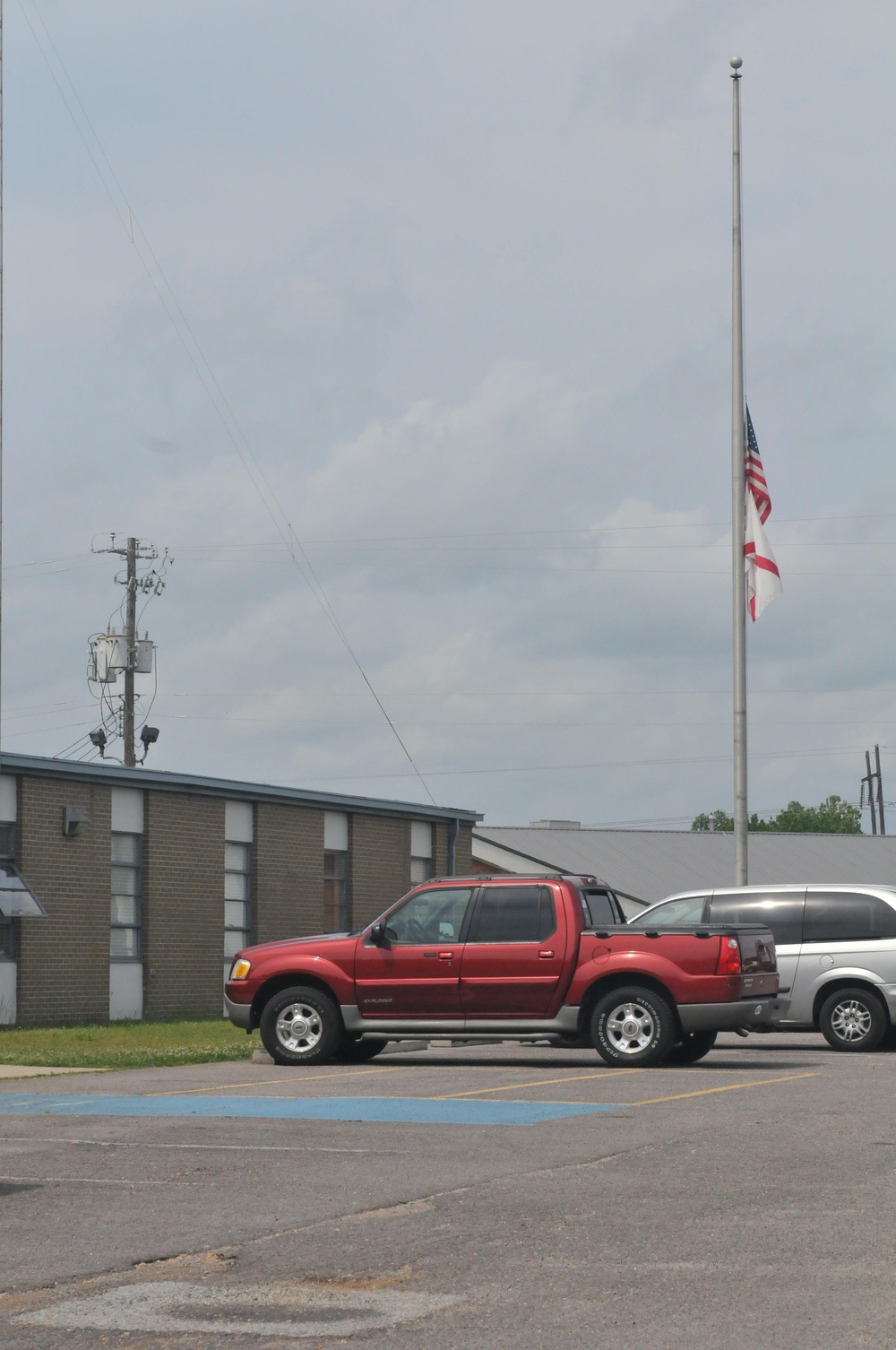 Alabama National Guard responds to Tuscaloosa tornado relief efforts