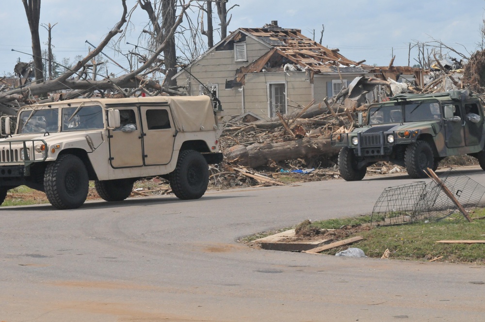 Alabama National Guard responds to Tuscaloosa tornado relief efforts