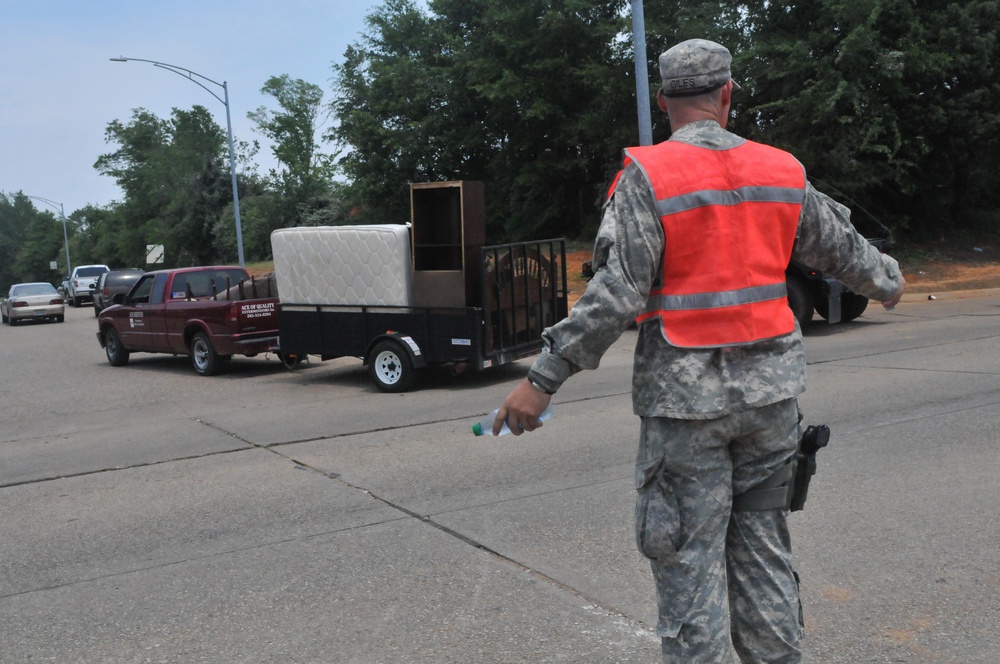Alabama National Guard responds to Tuscaloosa tornado relief efforts