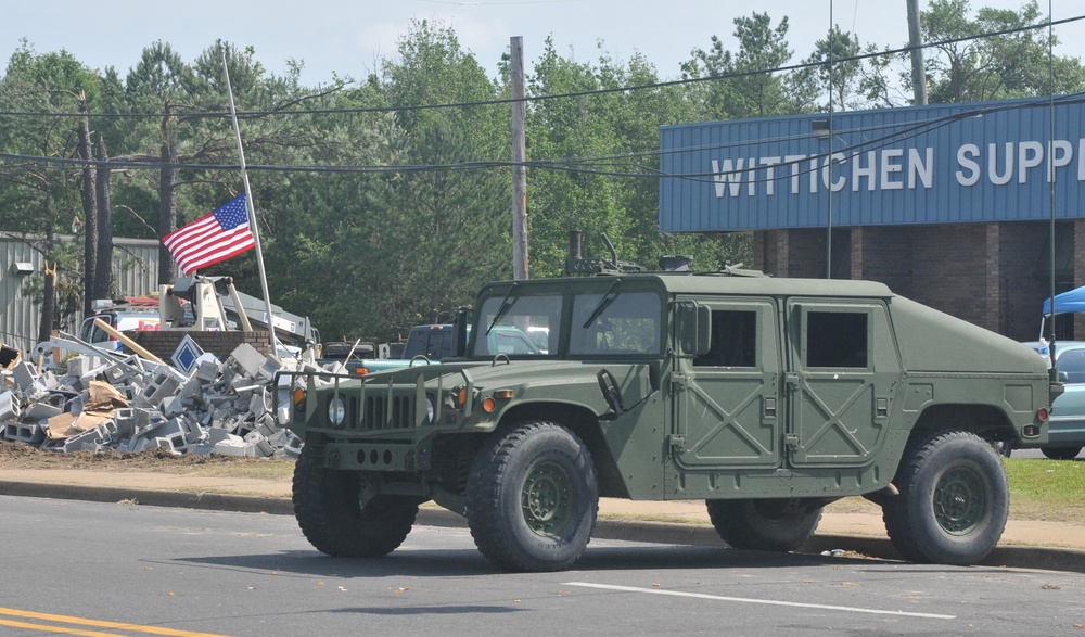Alabama National Guard responds to Tuscaloosa tornado relief efforts