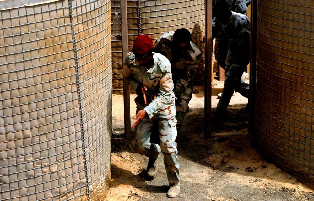 ‘Dragon’ Battalion trains 6th Iraqi Army Division on squad-level tactics