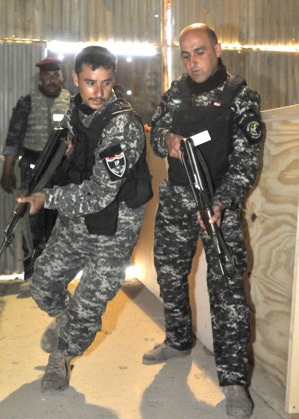 ‘Black Dragon’ soldiers mentor Iraqi policemen at Ghuzlani