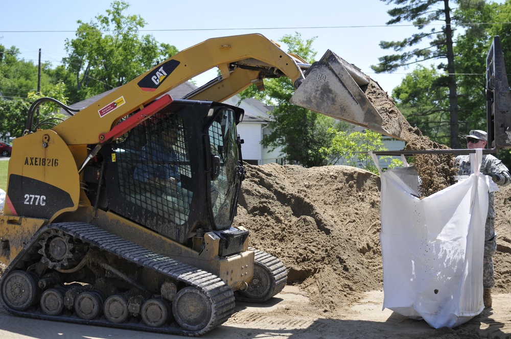 Kentucky National Guard helps in flood relief efforts in Western Kentucky