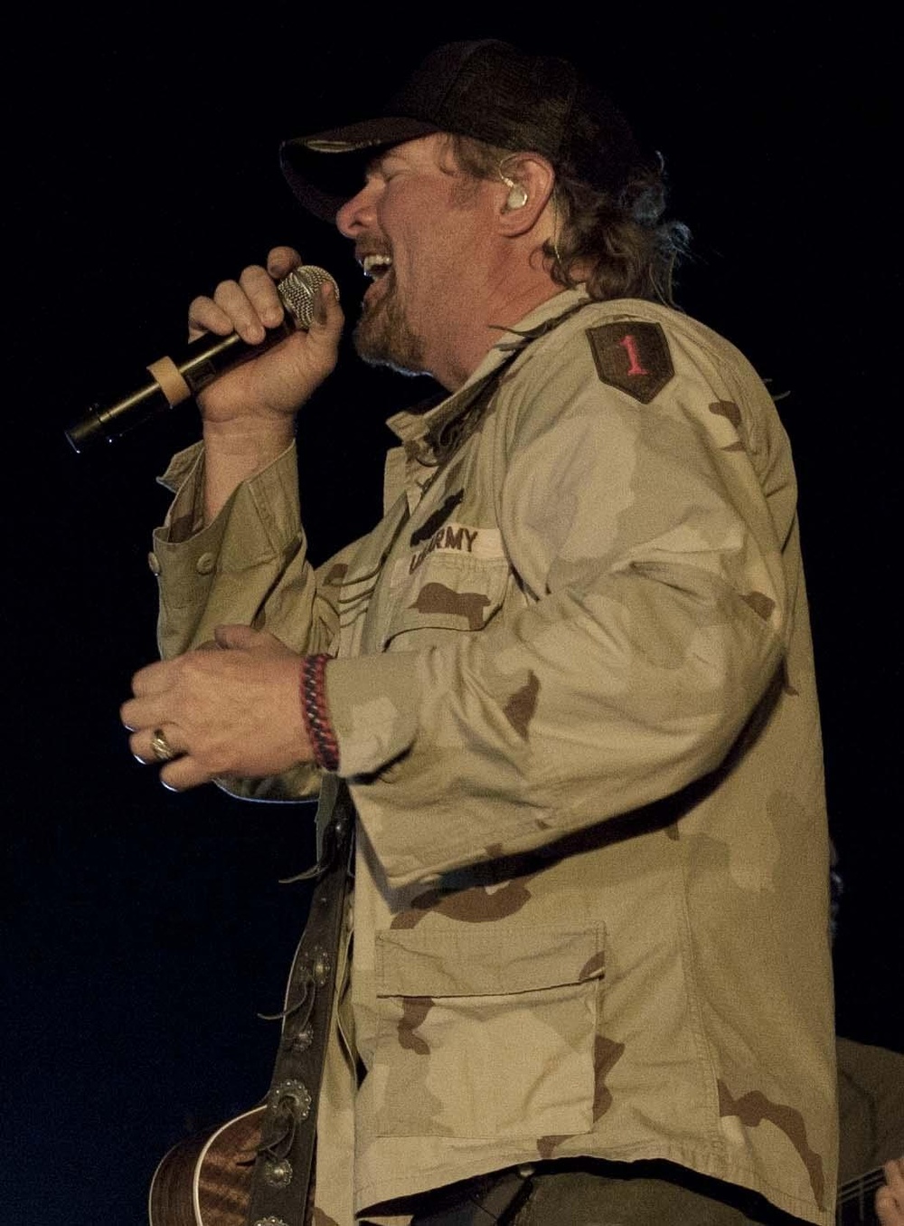 Toby Keith ends USO Tour at Camp Liberty