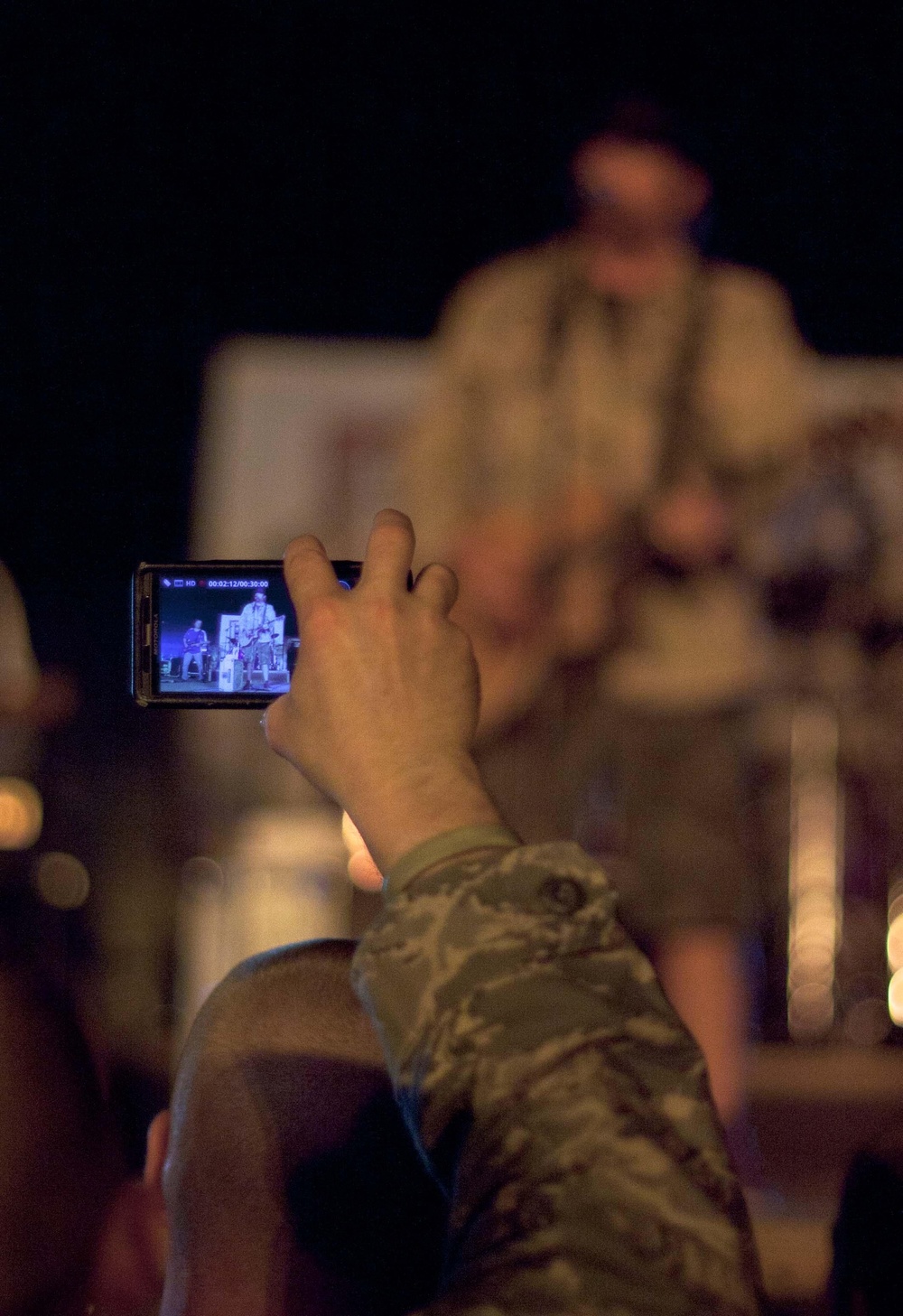 Toby Keith ends USO Tour at Camp Liberty