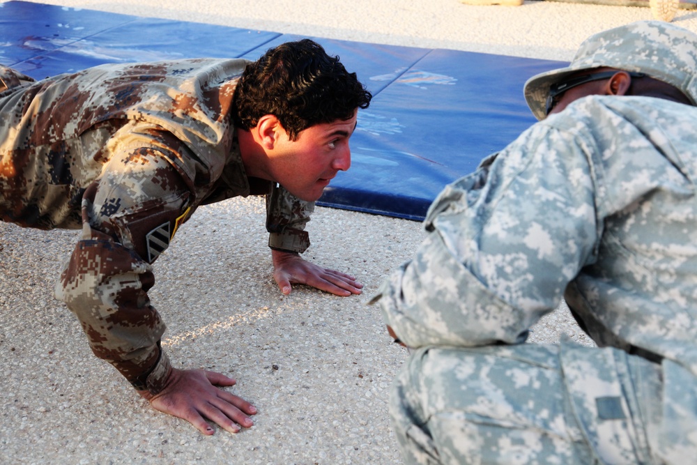 Iraqi army soldiers endure physical and combat training