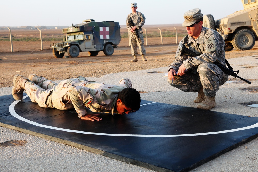 Iraqi army soldiers endure physical and combat training