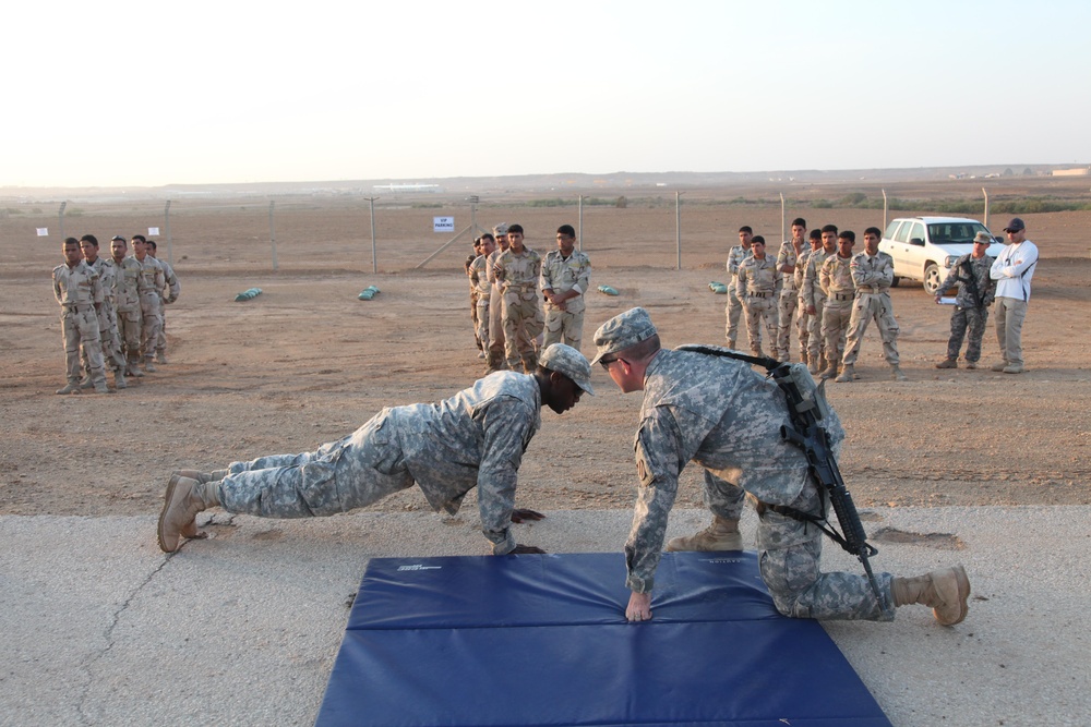 Iraqi army soldiers endure physical and combat training