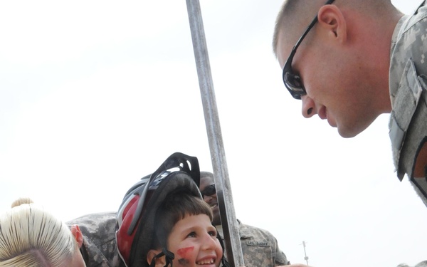 Hatamia kids connect with troops