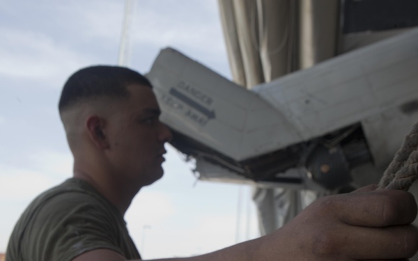 Hawaii Marines keep Sea Stallions soaring in Afghanistan