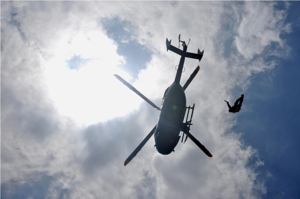 Fla. and La. National Guardsmen conduct high-flying training exercise in Haiti