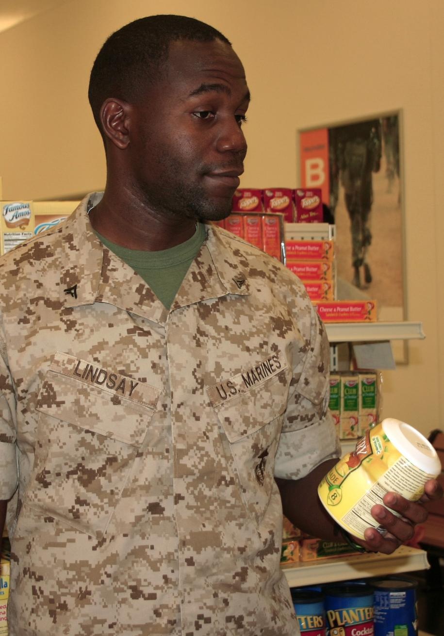 Commissary on Wheels saves time, money for Hansen-based troops