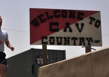 Airman prepares for mountain marathon in dusty desert