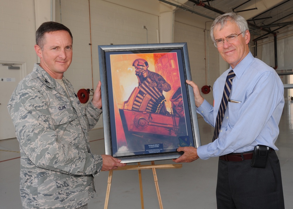 Senator Jeff Bingaman Receives a Gift from Cannon AFB