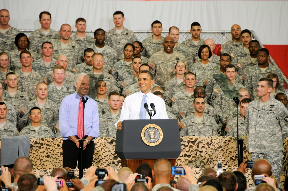 Obama and Biden and the 101st Airborne Division (Air Assault)