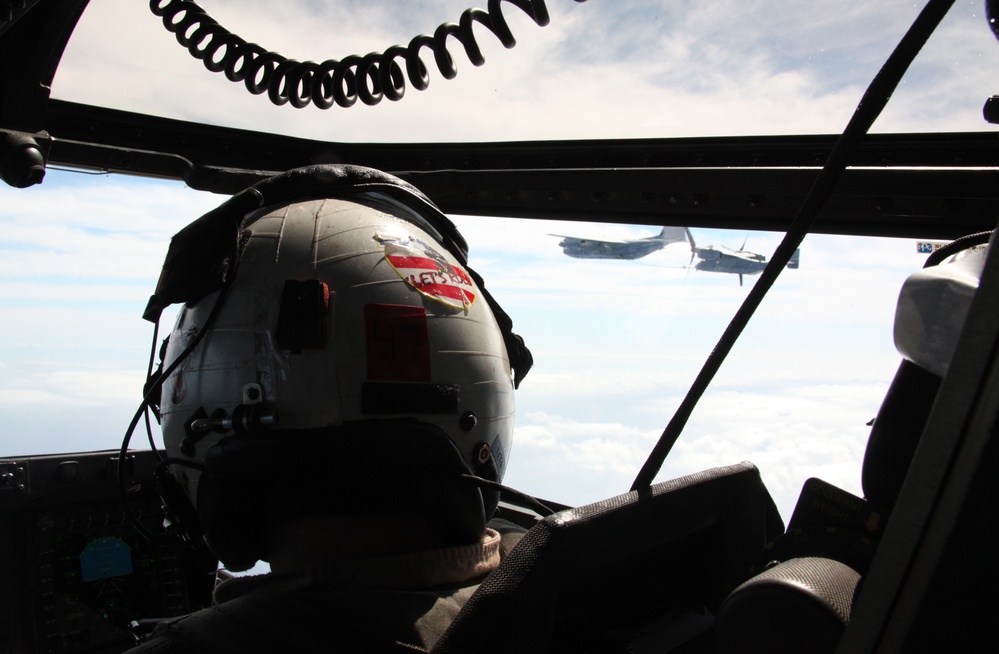 VMM 263 (Rein) Conducts Mid-air Refuel