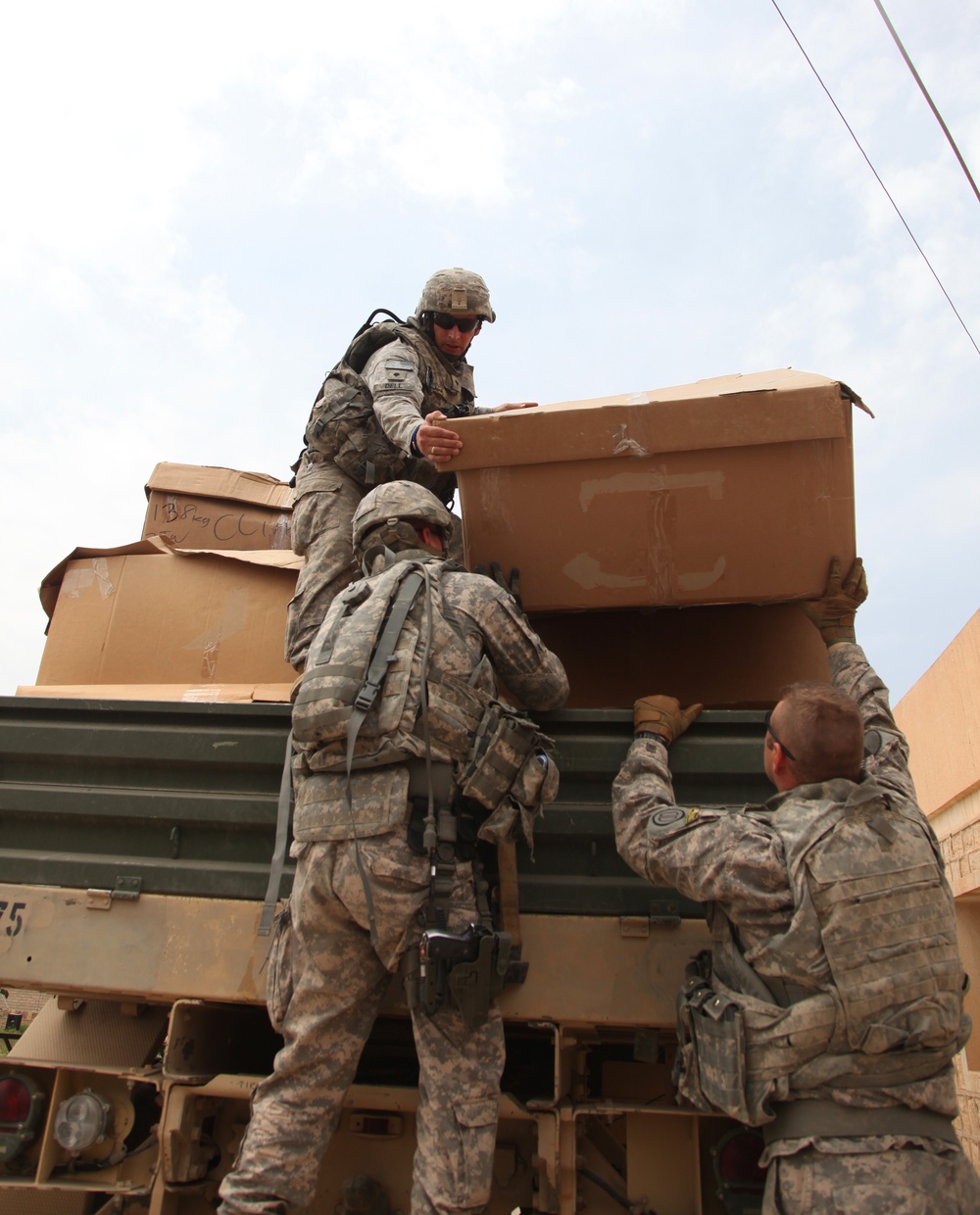 214th MP deliver medical supplies to Tal Kayf clinic