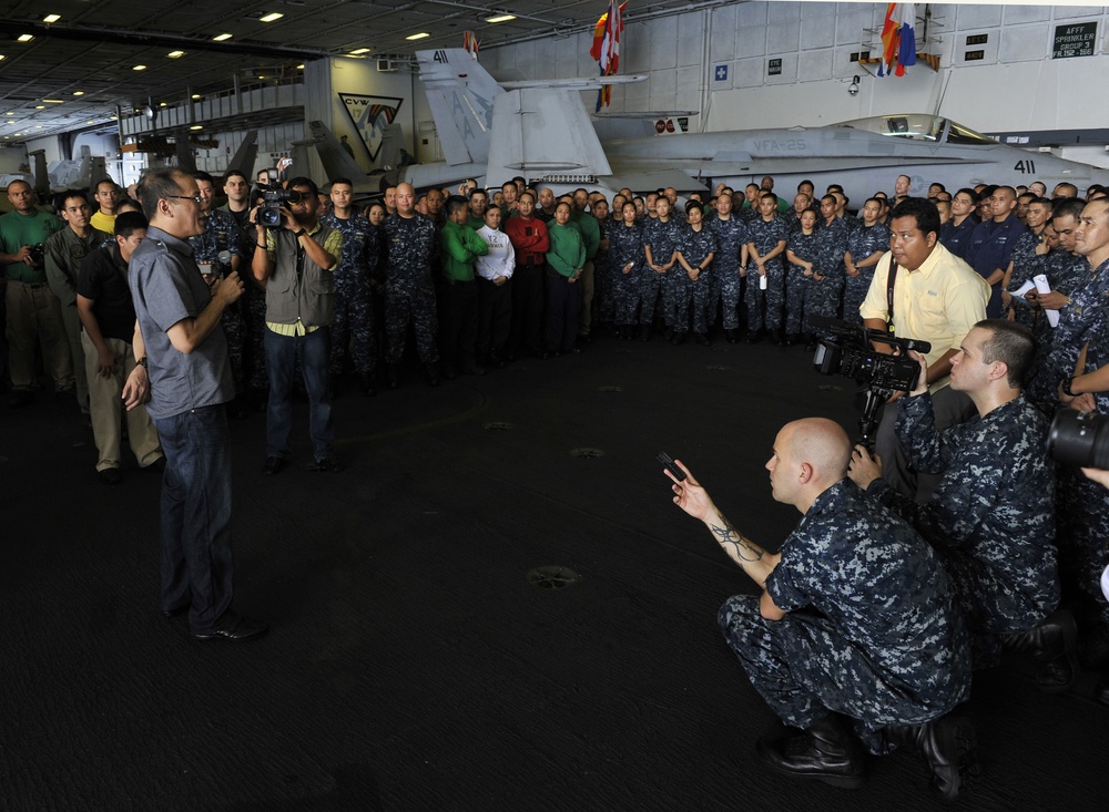 USS Carl Vinson in Philippines