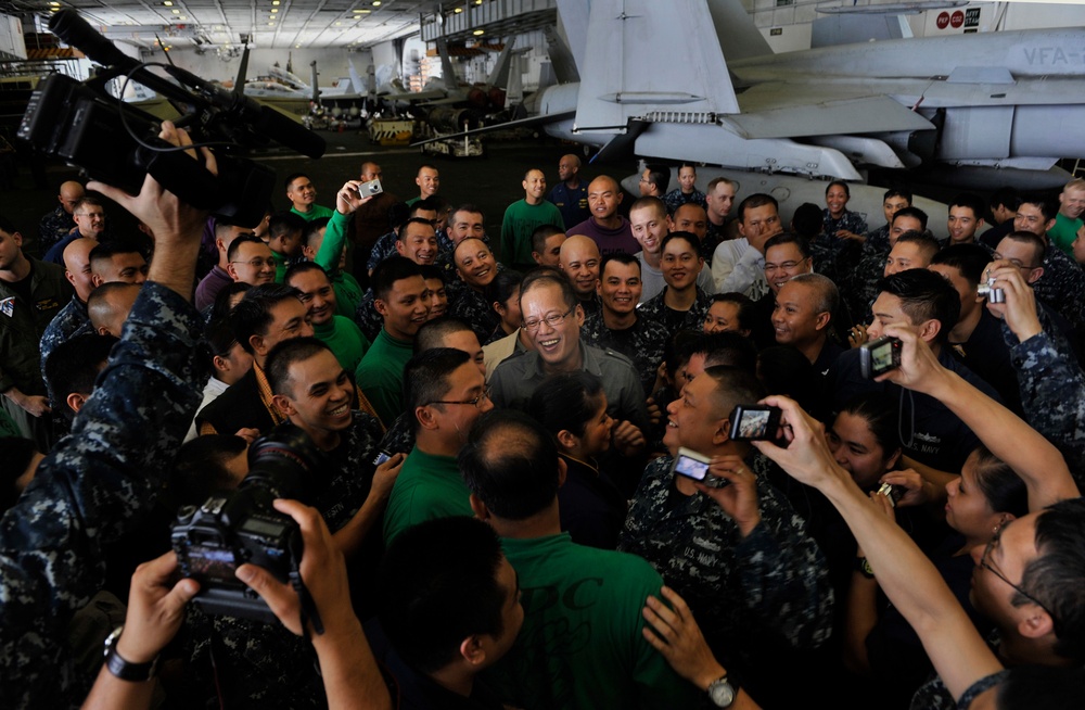 USS Carl Vinson in Philippines