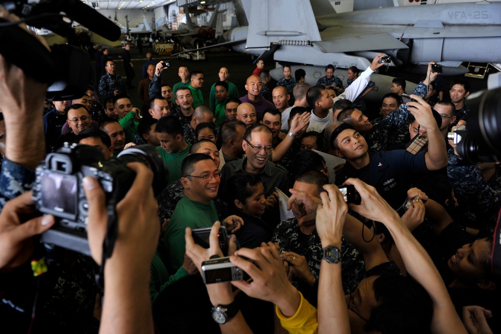 USS Carl Vinson in Philippines